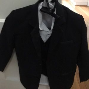 Tuxedo! Size 6